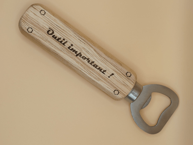 Décapsuleur "Outil important"